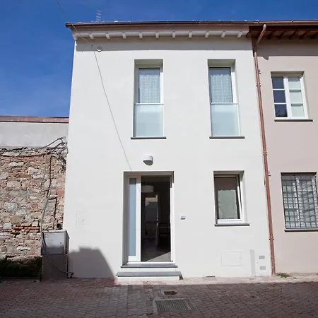La Casa Del Bottaio, Charming Flat Just 500 M From S Centre Lucca